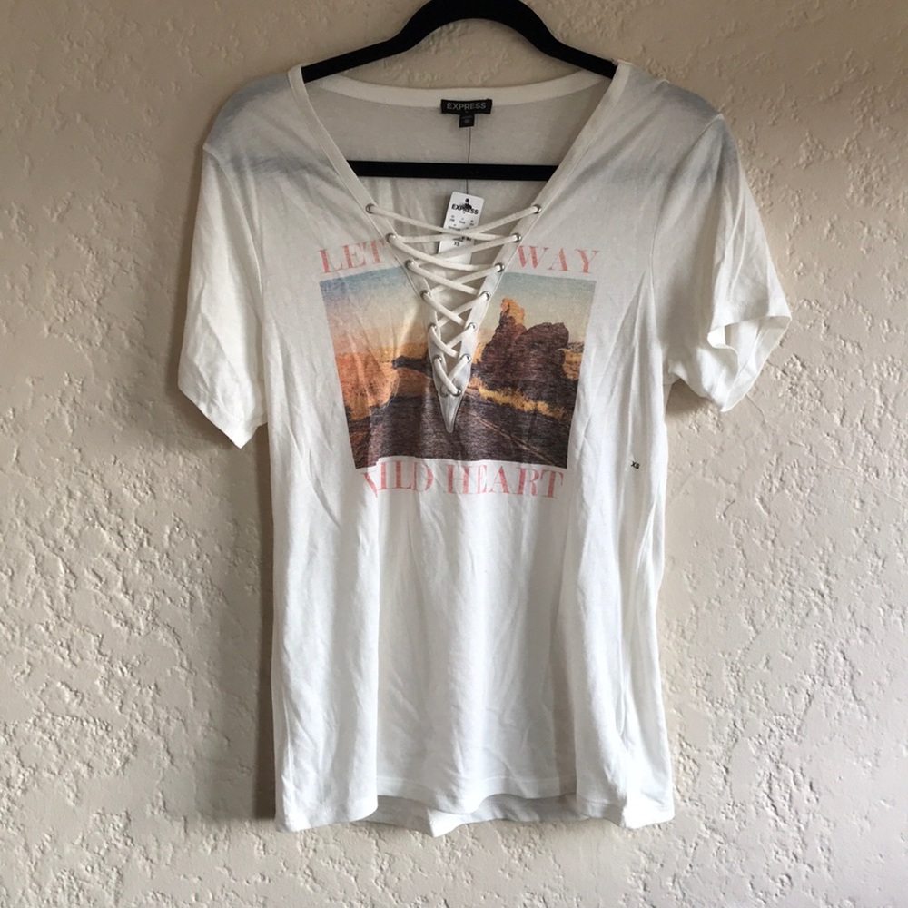 Lace v-neck tee